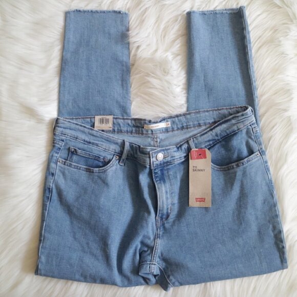 NWT Levi's Skinny Jeans Size 34 Plus Size Blue Light Wash 711 Mid Rise - Picture 4 of 8